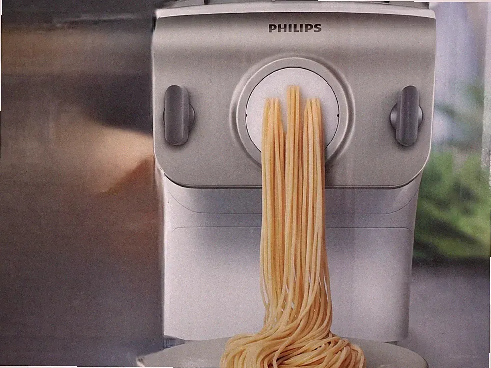 Elektrische Nudelmaschine von Philips mit 7 Matritzen